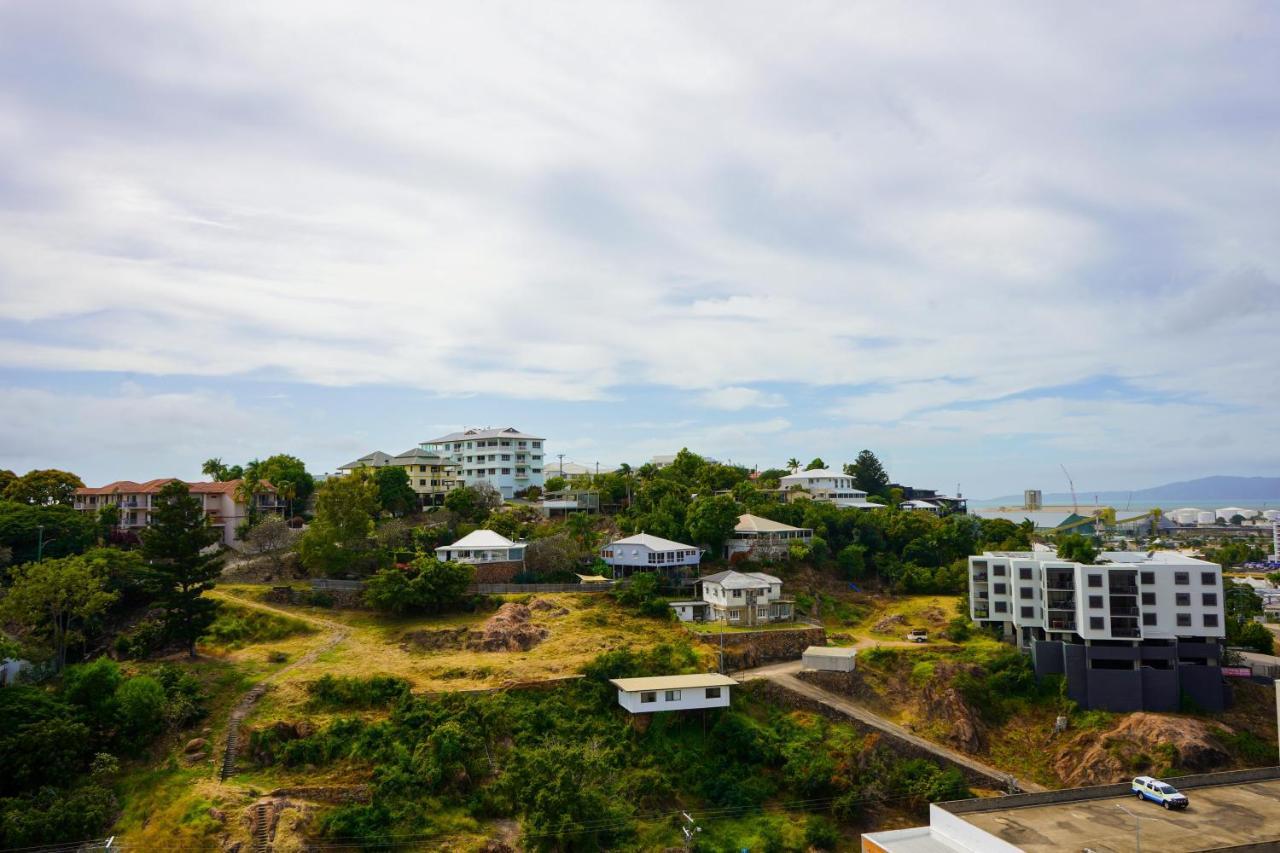 Sea Views At Dalgety Apartment Townsville Exterior photo